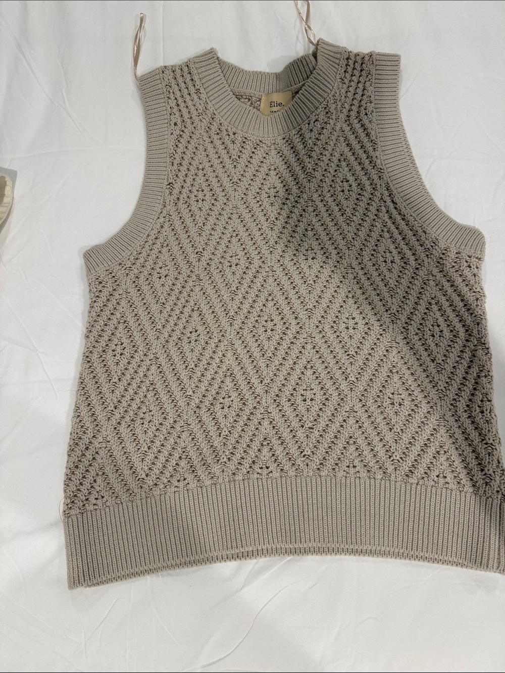 Sleeveless Diamond Knit Sweater Vest in Light Taupe